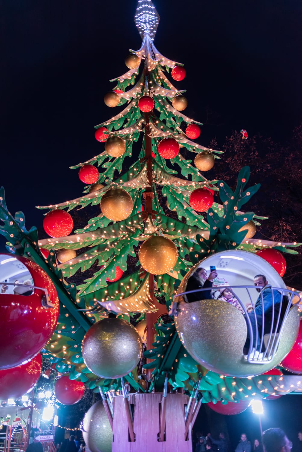 Il Magico Albero di Natale al Villaggio delle Meraviglie di Milano